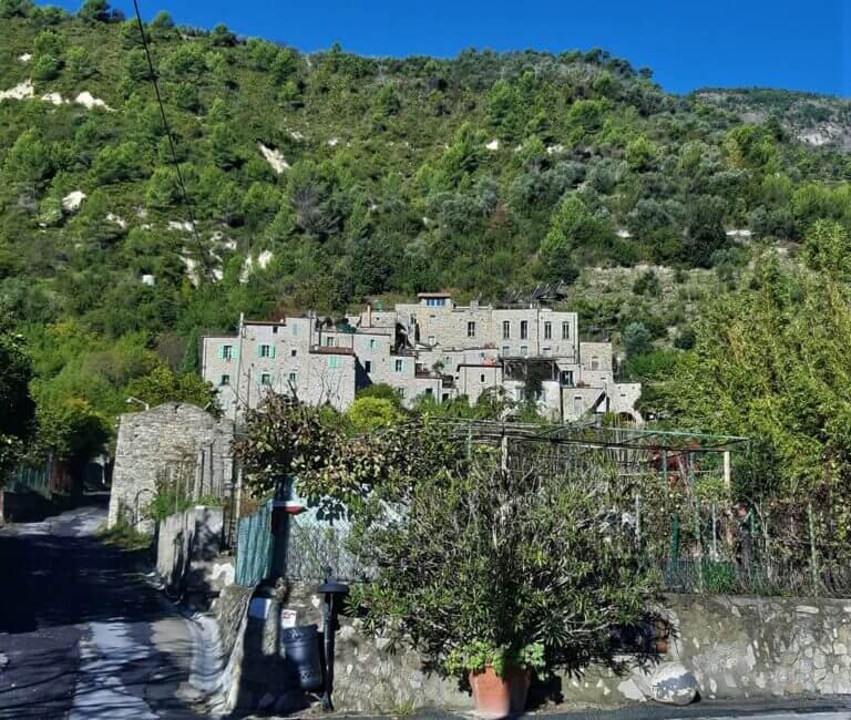 écovillage de Torri Superiore en Italie