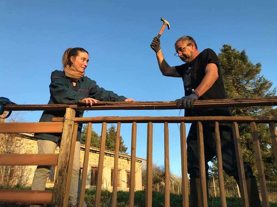 2 habitants en plein dans les travaux