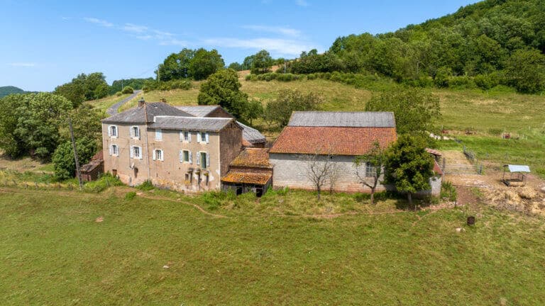Vue aérienne des bâtiments du Pradal Haut