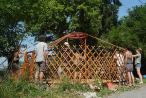 Construction d'une yourte à Terr'Azïl