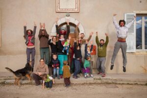 Le collectif du Château Partagé saute