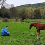 humain et chevaux à l'Archipel de la vallée