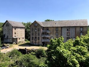 Les bâtiments du Moulin Bleu